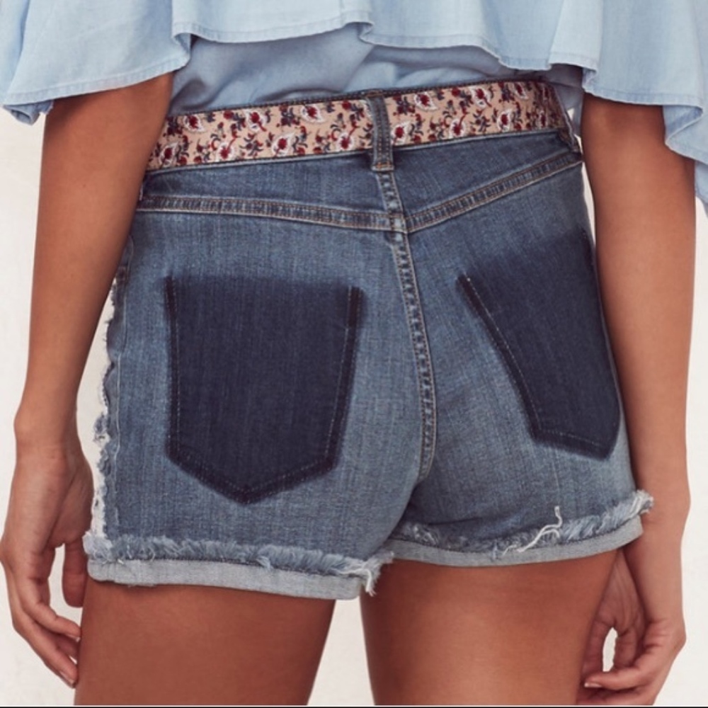 LC LAUREN CONRAD Denim Distressed Cutoff Shorts 10 - Picture 2 of 8